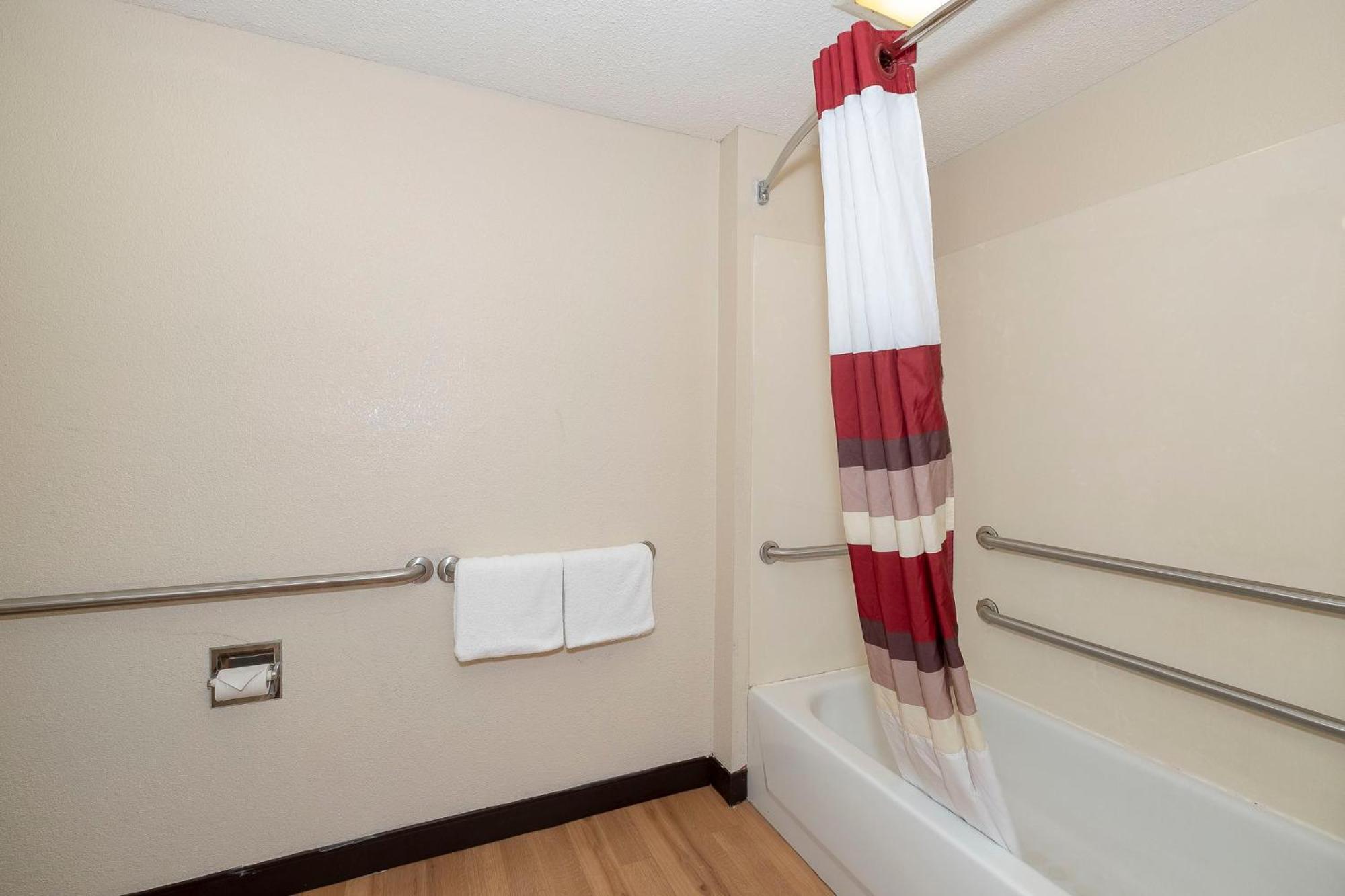 Red Roof Inn Mt Laurel Маунт Лорел Екстериор снимка