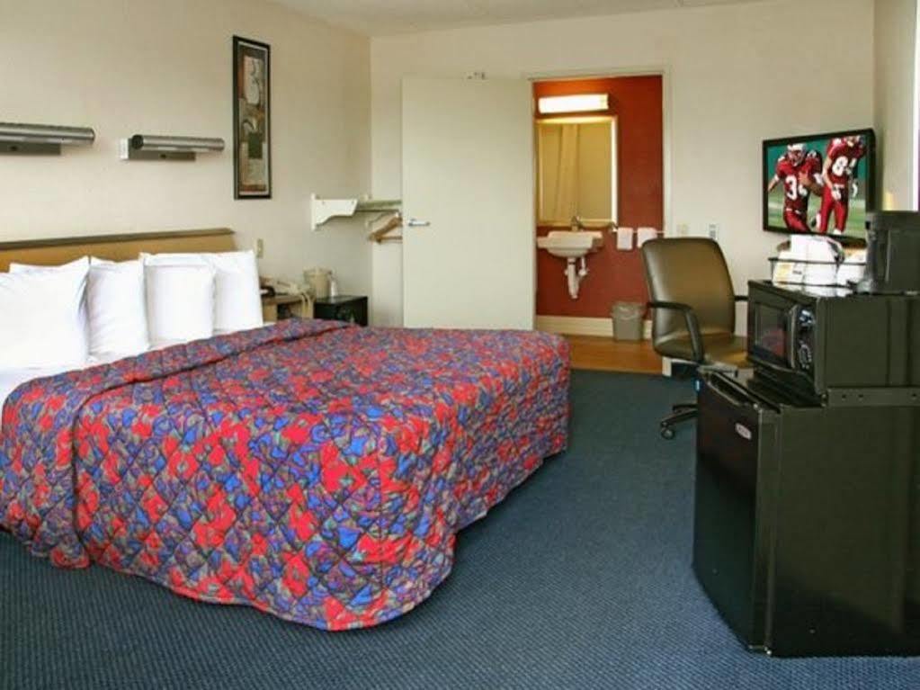 Red Roof Inn Mt Laurel Маунт Лорел Екстериор снимка